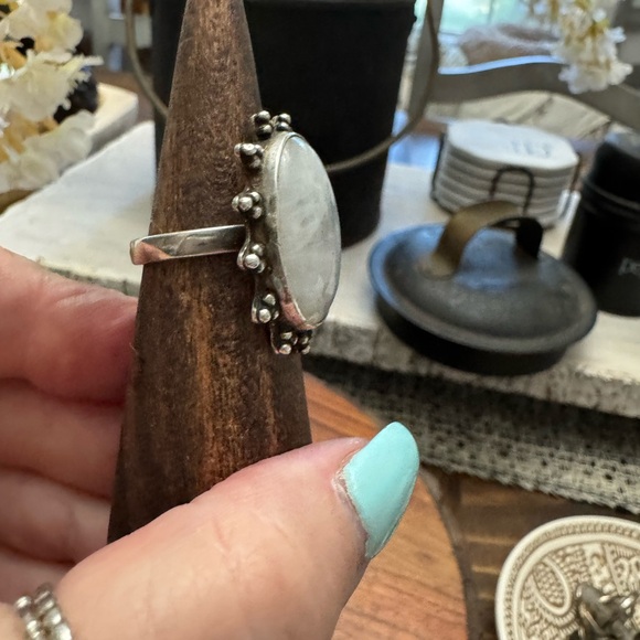 Sterling Silver Moonstone Ring size 7.5 - Picture 5 of 8